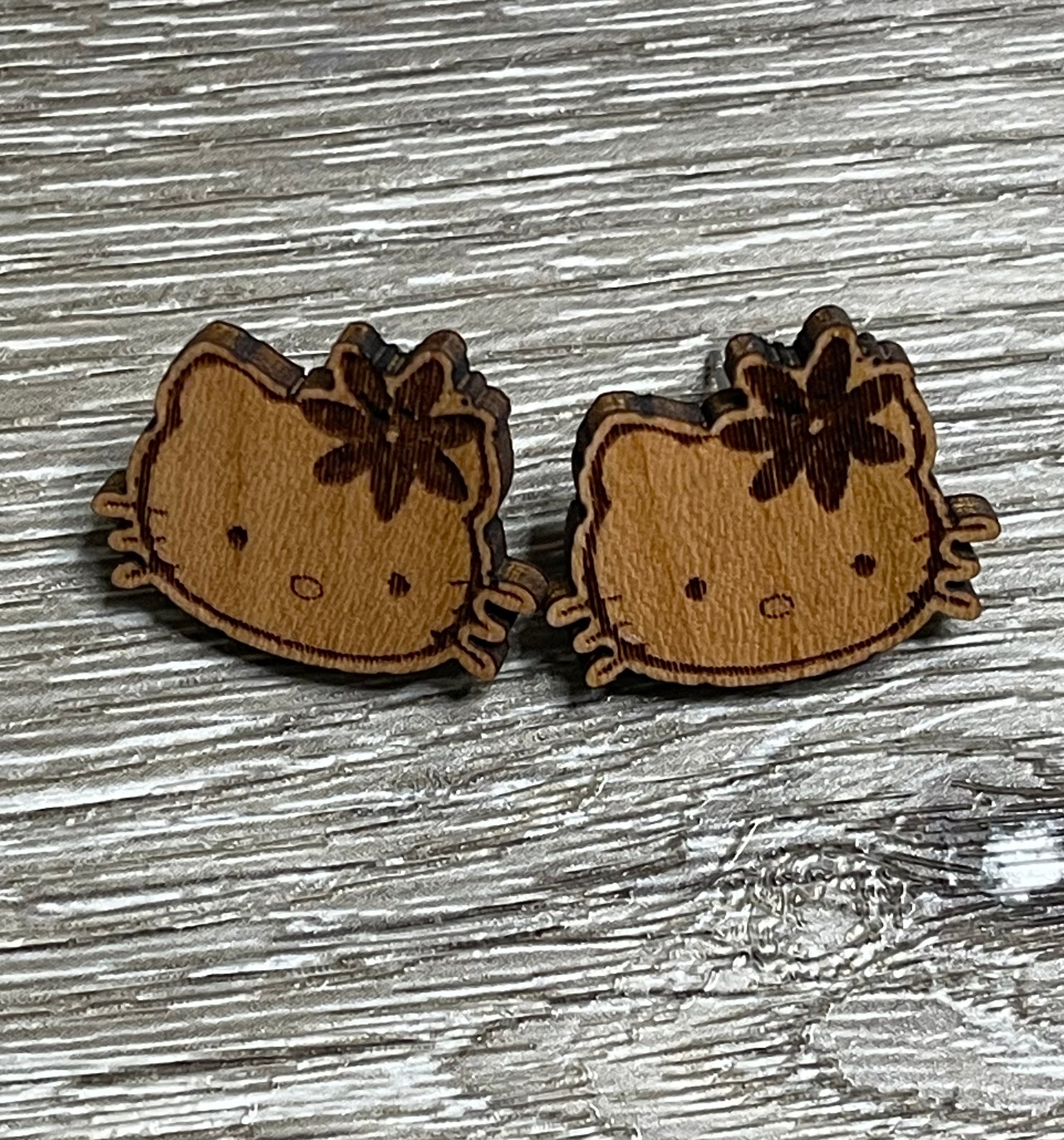 Tahiti Kitty Stud Earrings